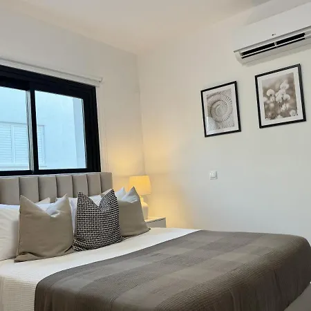 Phaedrus Living: White Hills Suites City View Aglantzia Exterior photo