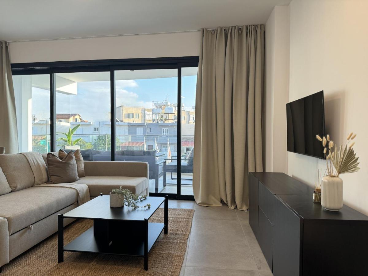 Phaedrus Living: White Hills View Apartment Aglantzia